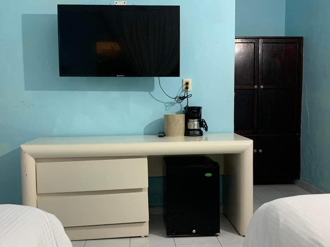 Hotel Hermanos Aguilar 코수멜 외부 사진