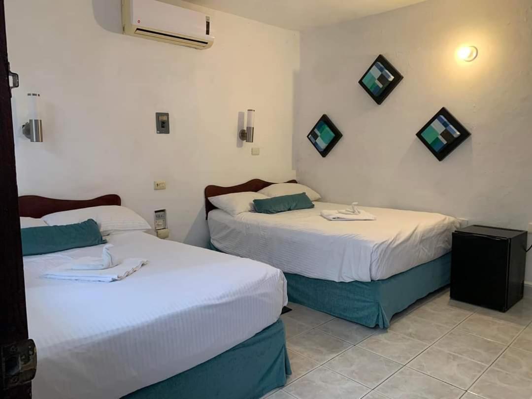 Hotel Hermanos Aguilar 코수멜 외부 사진