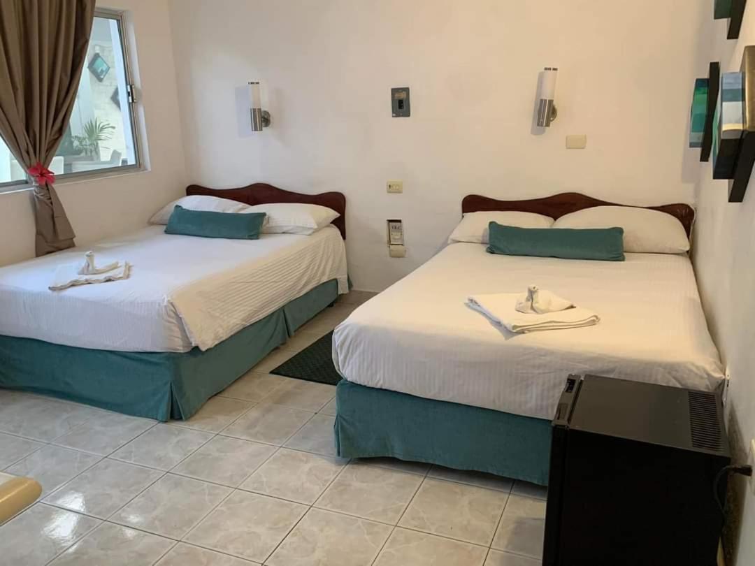 Hotel Hermanos Aguilar 코수멜 외부 사진